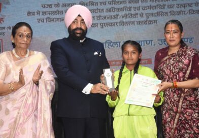 घर से ही शुरू होगा महिला सशक्तिकरण : रेखा आर्या, लोकभवन में विभिन्न क्षेत्रों में उत्कृष्ट प्रदर्शन करने वाले हुए सम्मानित