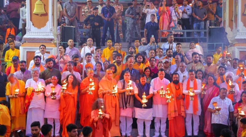 गंगा तट पर गूंजे आध्यात्म और संस्कृति के स्वर, मुख्यमंत्री धामी व भाजपा राष्ट्रीय अध्यक्ष नितिन नबीन ने की भव्य गंगा आरती
