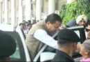 बुजुर्ग महिला की मदद को मुख्यमंत्री धामी ने रुकवाई अपनी गाड़ी, सीट पर खड़े होकर मदद को आगे बढ़ाया हाथ