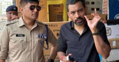 राजधानी देहरादून में कार्यों की धीमी प्रगति पर डीएम डॉ आशीष चौहान सख्त, अधीक्षण अभियंता यूपीसील का रोका वेतन