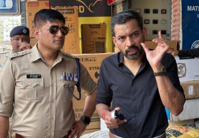 राजधानी देहरादून में कार्यों की धीमी प्रगति पर डीएम डॉ आशीष चौहान सख्त, अधीक्षण अभियंता यूपीसील का रोका वेतन