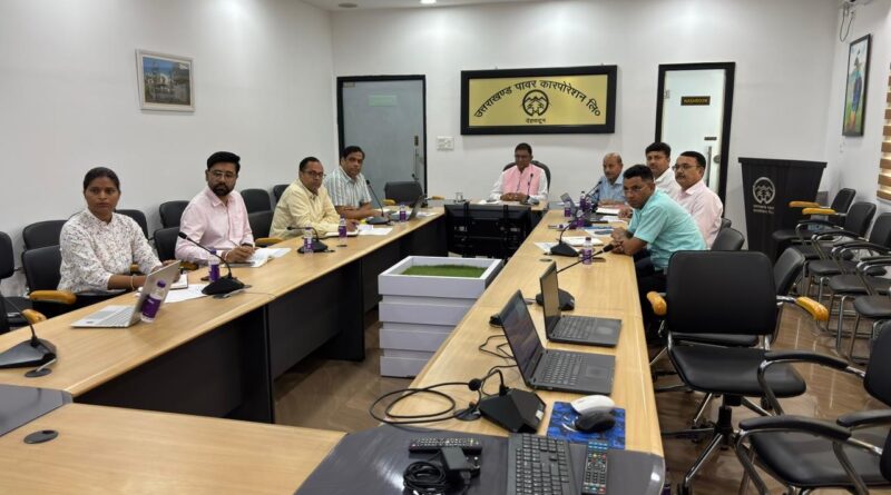 यूपीसीएल के क्षेत्र, मण्डलों एवं खण्डों के साथ MD पीसी ध्यानी की राजस्व समीक्षा बैठक, Less Government, More Governance” की मूल भावना के प्रसार के साथ काम करने के दिए निर्देश