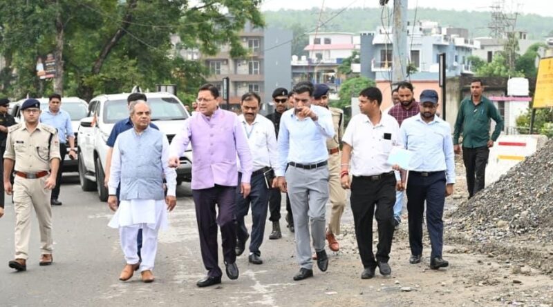 मुख्यमंत्री ने नंदा की चौकी पुल के एप्रोच रोड के पुनर्निर्माण कार्य का किया निरीक्षण