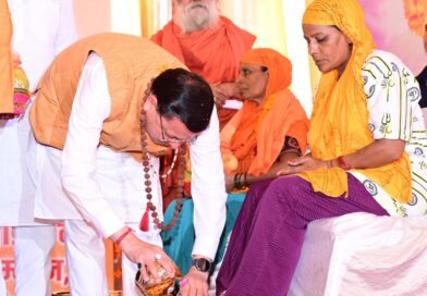 पुष्पवर्षा और चरण प्रक्षालन के साथ देवभूमि ने किया शिवभक्त कांवड़ियों का अभिनंदन