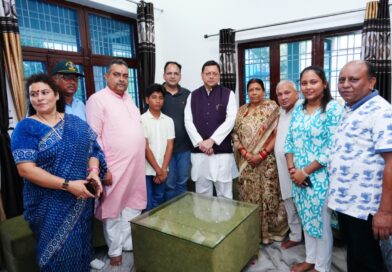 मुख्यमंत्री धामी ने 15 अगस्त की पूर्व संध्या पर शहीद अमित कुमार अणथ्वाल के परिजनों से की भेंट, किया सम्मानित