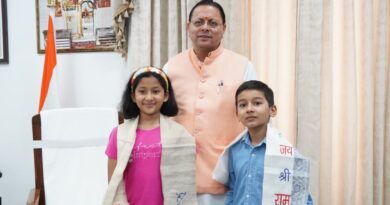मुख्यमंत्री पुष्कर सिंह धामी से मिले बहादुर बच्चे, कारनामें जानकर आप भी हो जायेंगे हैरान