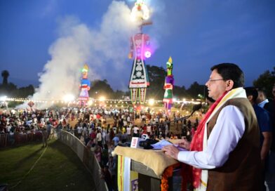 मुख्यमंत्री पुष्कर सिंह धामी बन्नू बिरादरी द्वारा परेड ग्राउंड, देहरादून में आयोजित दशहरा महोत्सव में हुए शामिल