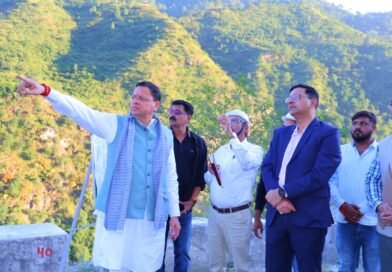 सीएम धामी सड़क मार्ग से पहुंचे गैरसैण से देहरादून, सड़क मार्ग का किया निरीक्षण, स्थानीय लोगो से की मुलाक़ात